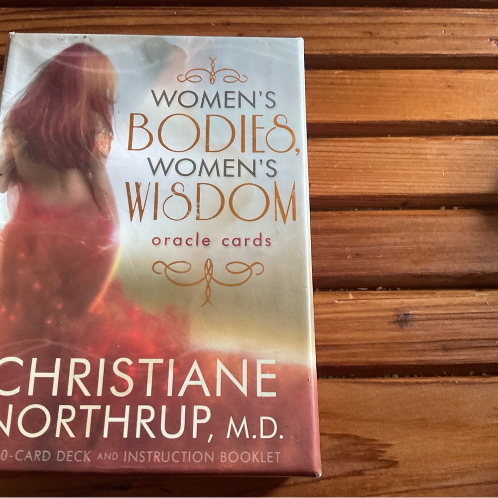 WOMEN’S BODIES, WOMEN’S WISDOM ORACLE CARDS. GOOD CONDITION.BEAUTIFUL CARDS.